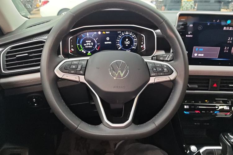 Used Volkswagen Tayron GTE Plug-in Hybrid 2023 280TSI Luxury Plus Advanced Edition Steering Wheel