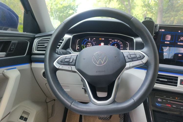 Used Volkswagen Tayron GTE Plug-in Hybrid 2023 280TSI Luxury Plus Advanced Edition Steering Wheel