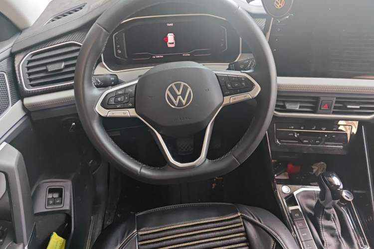 Used Volkswagen Tayron GTE Plug-in Hybrid 2023 280TSI Luxury Plus Advanced Edition Steering Wheel