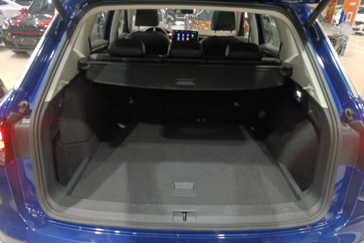 Used Volkswagen Tayron GTE Plug-in Hybrid 2023 280TSI Luxury Plus Advanced Edition Trunk