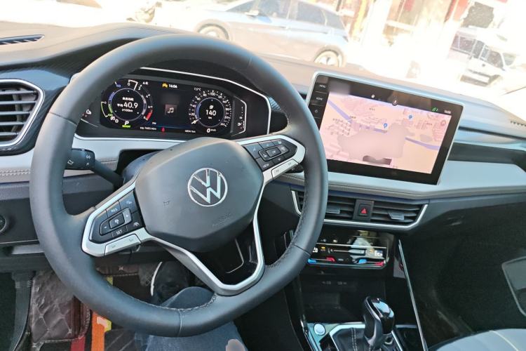 Used Volkswagen Tayron GTE Plug-in Hybrid 2023 280TSI Luxury Plus Advanced Edition Center Console