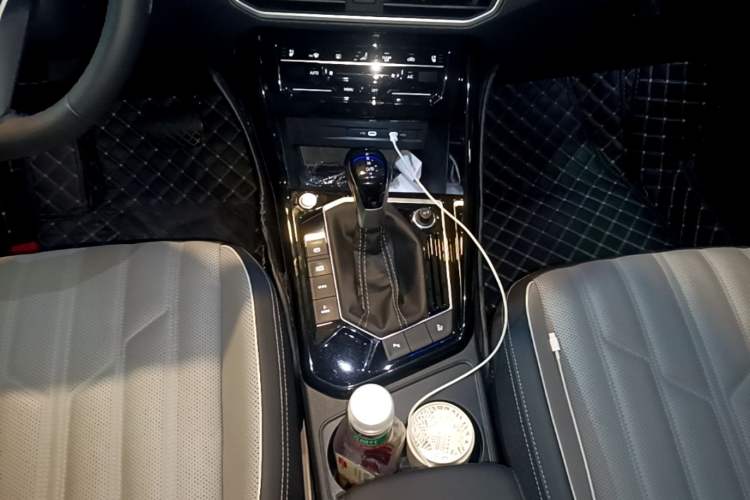 Used Volkswagen Tayron GTE Plug-in Hybrid 2023 280TSI Luxury Plus Advanced Edition Gear Lever