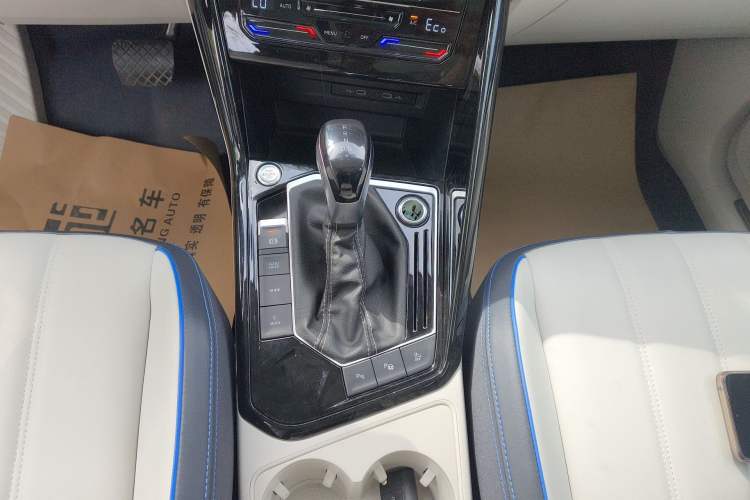 Used Volkswagen Tayron GTE Plug-in Hybrid 2023 280TSI Luxury Plus Advanced Edition Gear Lever
