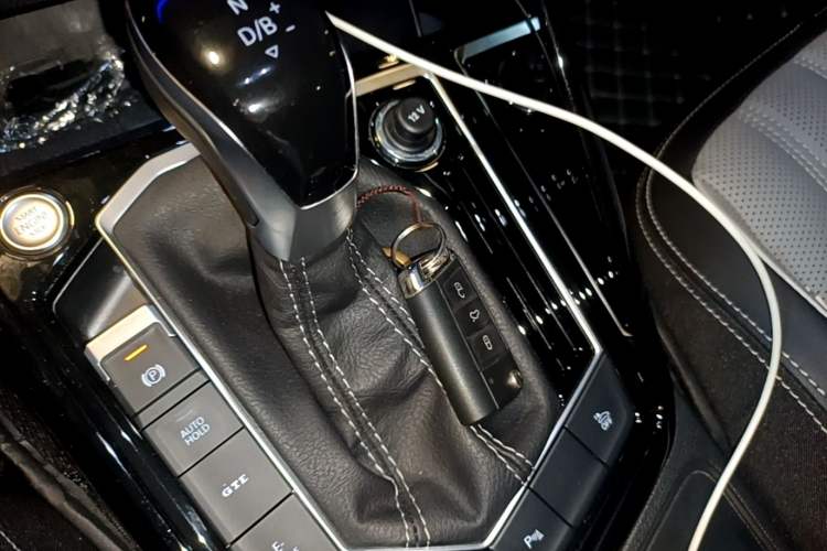 Used Volkswagen Tayron GTE Plug-in Hybrid 2023 280TSI Luxury Plus Advanced Edition Interior 1