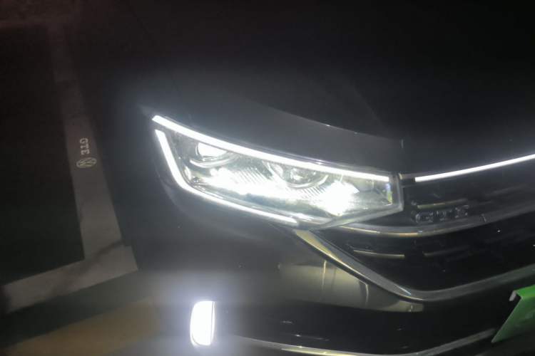 Used Volkswagen Tayron GTE Plug-in Hybrid 2023 280TSI Luxury Plus Advanced Edition Right Front Headlight