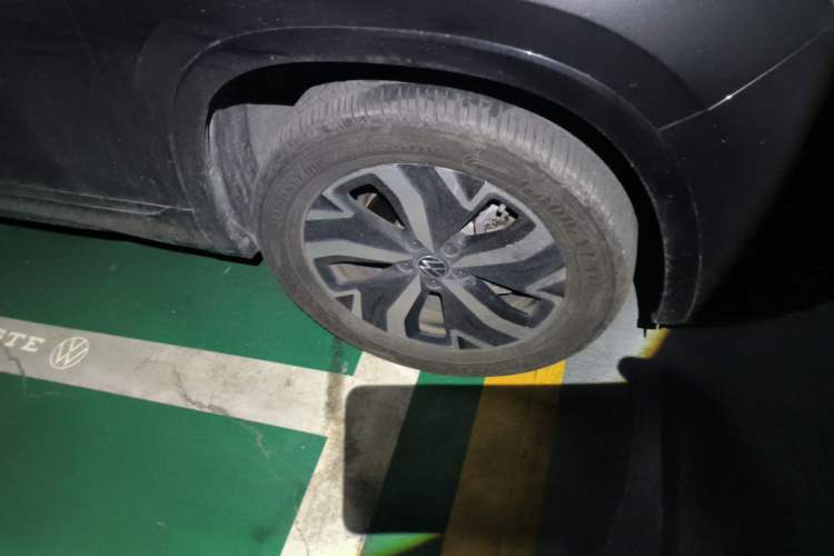 Used Volkswagen Tayron GTE Plug-in Hybrid 2023 280TSI Luxury Plus Advanced Edition Right Front Wheel Hub