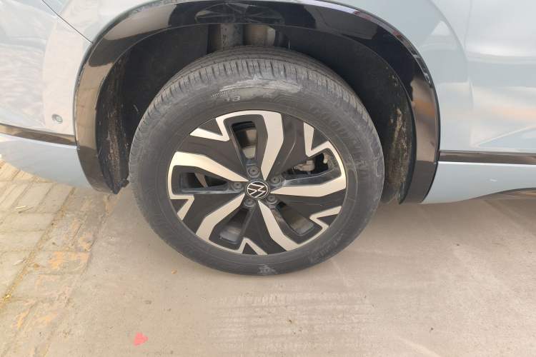Used Volkswagen Tayron GTE Plug-in Hybrid 2023 280TSI Luxury Plus Advanced Edition Right Rear Wheel Hub