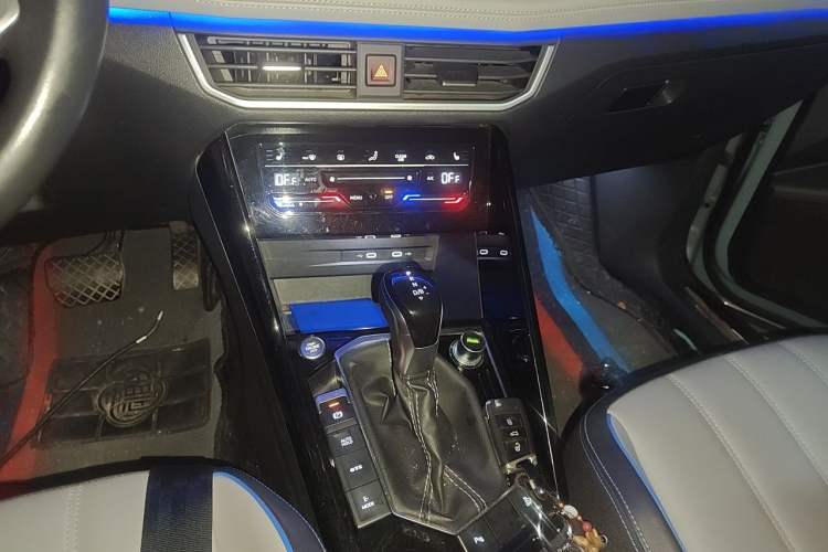 Used Volkswagen Tayron GTE Plug-in Hybrid 2023 280TSI Luxury Plus Advanced Edition Audio And AC Panel