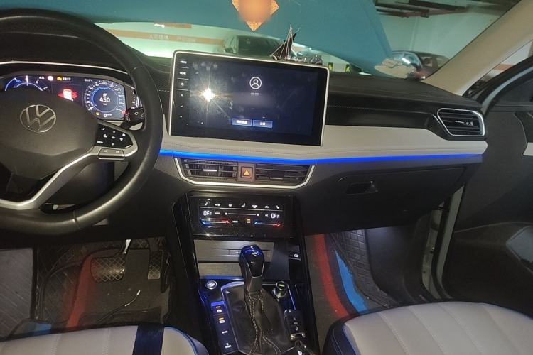 Used Volkswagen Tayron GTE Plug-in Hybrid 2023 280TSI Luxury Plus Advanced Edition Center Console