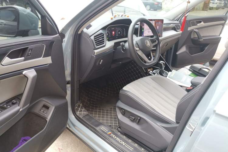 Used Volkswagen Tayron GTE Plug-in Hybrid 2023 280TSI Luxury Plus Advanced Edition Driver Seat