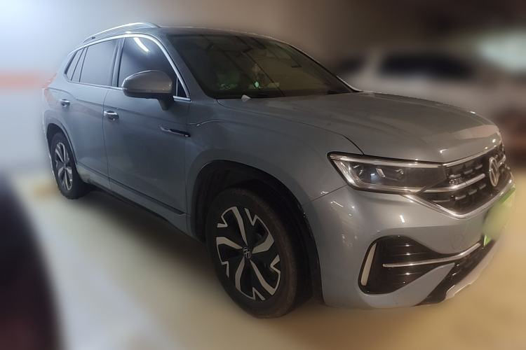 Used Volkswagen Tayron GTE Plug-in Hybrid 2023 280TSI Luxury Plus Advanced Edition Front Right 45 Deg