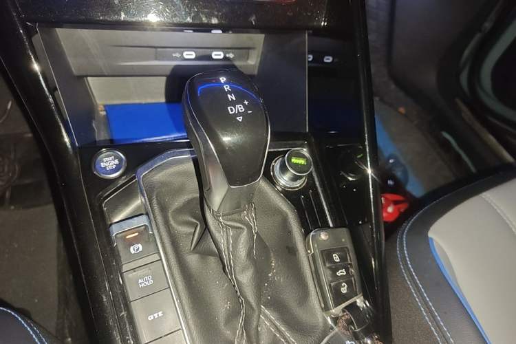 Used Volkswagen Tayron GTE Plug-in Hybrid 2023 280TSI Luxury Plus Advanced Edition Gear Lever