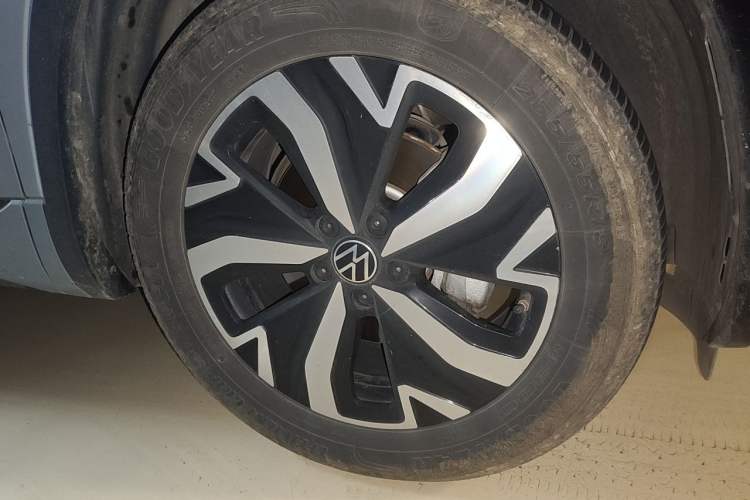 Used Volkswagen Tayron GTE Plug-in Hybrid 2023 280TSI Luxury Plus Advanced Edition Right Front Wheel Hub