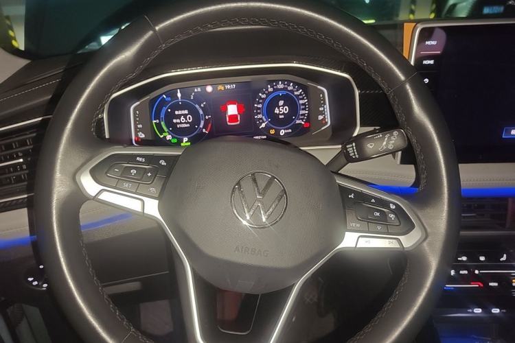 Used Volkswagen Tayron GTE Plug-in Hybrid 2023 280TSI Luxury Plus Advanced Edition Steering Wheel