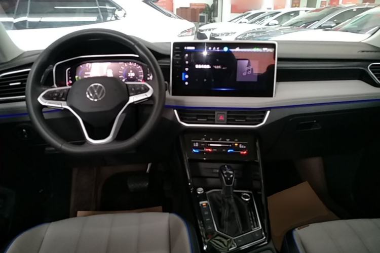 Used Volkswagen Tayron GTE Plug-in Hybrid 2023 280TSI Luxury Plus Advanced Edition Center Console