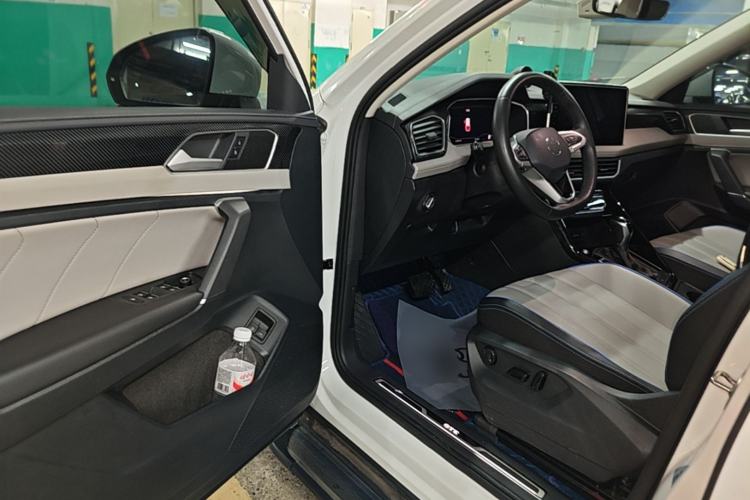 Used Volkswagen Tayron GTE Plug-in Hybrid 2023 280TSI Luxury Plus Advanced Edition Driver Seat