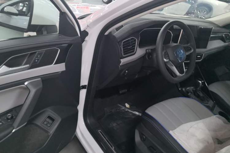 Used Volkswagen Tayron GTE Plug-in Hybrid 2023 280TSI Luxury Plus Advanced Edition Driver Seat