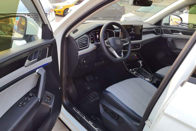 Used Volkswagen Tayron GTE Plug-in Hybrid 2023 280TSI Luxury Plus Advanced Edition Driver Seat