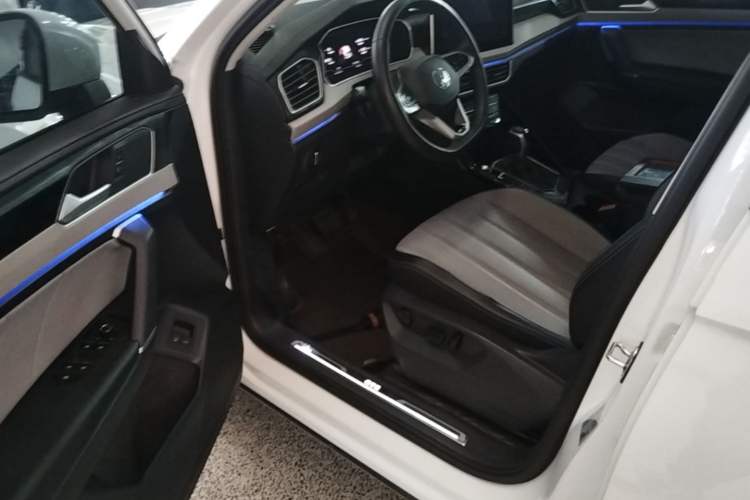 Used Volkswagen Tayron GTE Plug-in Hybrid 2023 280TSI Luxury Plus Advanced Edition Driver Seat