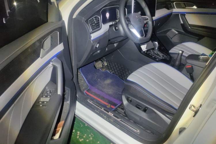 Used Volkswagen Tayron GTE Plug-in Hybrid 2023 280TSI Luxury Plus Advanced Edition Driver Seat