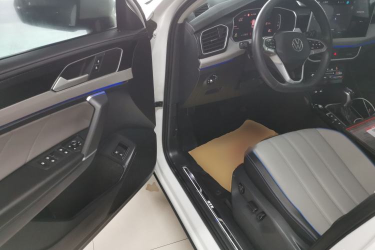 Used Volkswagen Tayron GTE Plug-in Hybrid 2023 280TSI Luxury Plus Advanced Edition Driver Seat