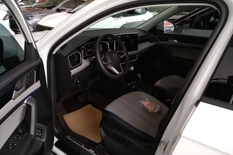 Used Volkswagen Tayron GTE Plug-in Hybrid 2023 280TSI Luxury Plus Advanced Edition Driver Seat