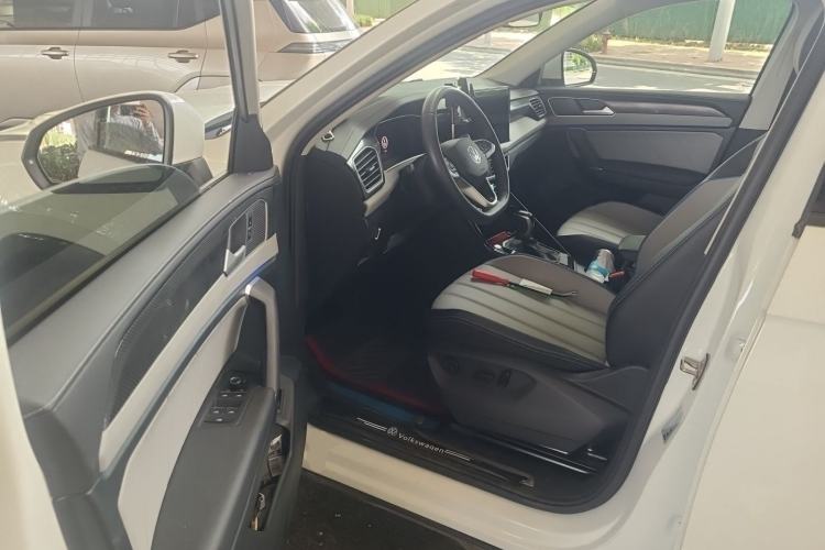 Used Volkswagen Tayron GTE Plug-in Hybrid 2023 280TSI Luxury Plus Advanced Edition Driver Seat