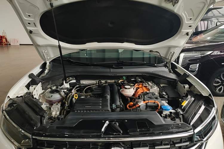 Used Volkswagen Tayron GTE Plug-in Hybrid 2023 280TSI Luxury Plus Advanced Edition Engine Bay