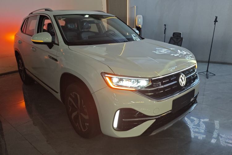 Used Volkswagen Tayron GTE Plug-in Hybrid 2023 280TSI Luxury Plus Advanced Edition Exterior 1