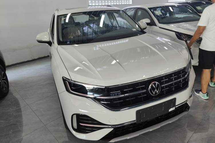 Used Volkswagen Tayron GTE Plug-in Hybrid 2023 280TSI Luxury Plus Advanced Edition Exterior 3