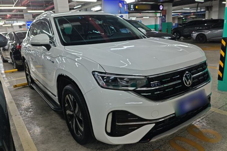 Used Volkswagen Tayron GTE Plug-in Hybrid 2023 280TSI Luxury Plus Advanced Edition Front Right 45 Deg