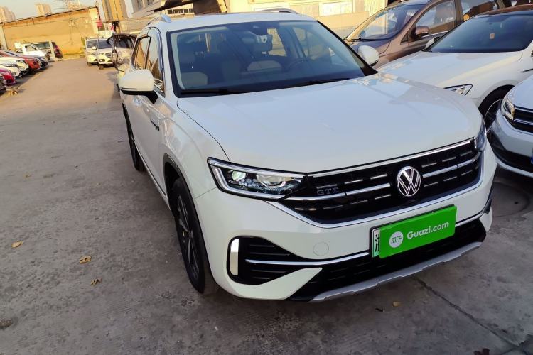 Used Volkswagen Tayron GTE Plug-in Hybrid 2023 280TSI Luxury Plus Advanced Edition Front Right 45 Deg