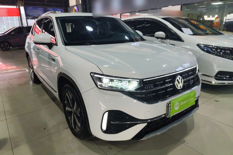 Used Volkswagen Tayron GTE Plug-in Hybrid 2023 280TSI Luxury Plus Advanced Edition Front Right 45 Deg