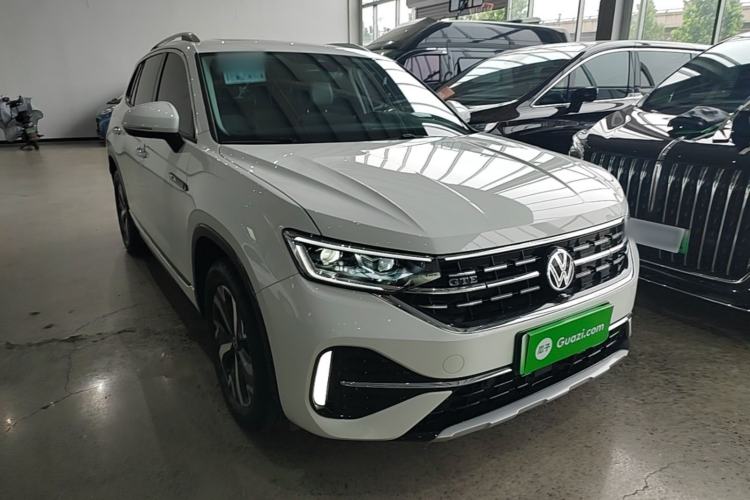 Used Volkswagen Tayron GTE Plug-in Hybrid 2023 280TSI Luxury Plus Advanced Edition Front Right 45 Deg