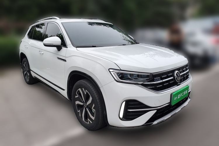 Used Volkswagen Tayron GTE Plug-in Hybrid 2023 280TSI Luxury Plus Advanced Edition Front Right 45 Deg