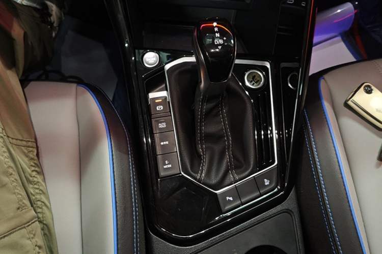 Used Volkswagen Tayron GTE Plug-in Hybrid 2023 280TSI Luxury Plus Advanced Edition Gear Lever