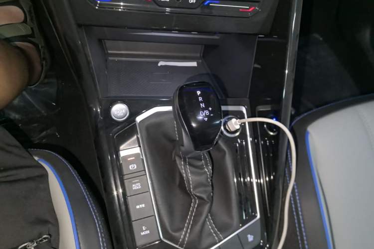 Used Volkswagen Tayron GTE Plug-in Hybrid 2023 280TSI Luxury Plus Advanced Edition Gear Lever