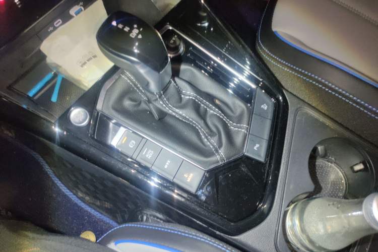 Used Volkswagen Tayron GTE Plug-in Hybrid 2023 280TSI Luxury Plus Advanced Edition Gear Lever