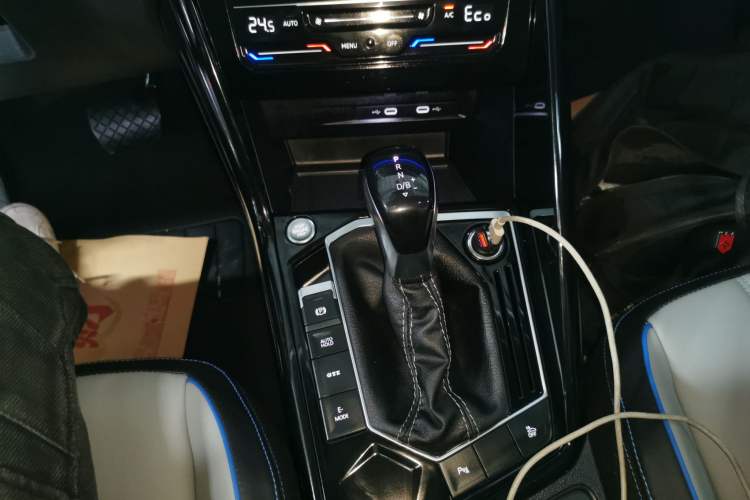 Used Volkswagen Tayron GTE Plug-in Hybrid 2023 280TSI Luxury Plus Advanced Edition Gear Lever