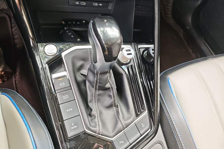 Used Volkswagen Tayron GTE Plug-in Hybrid 2023 280TSI Luxury Plus Advanced Edition Gear Lever