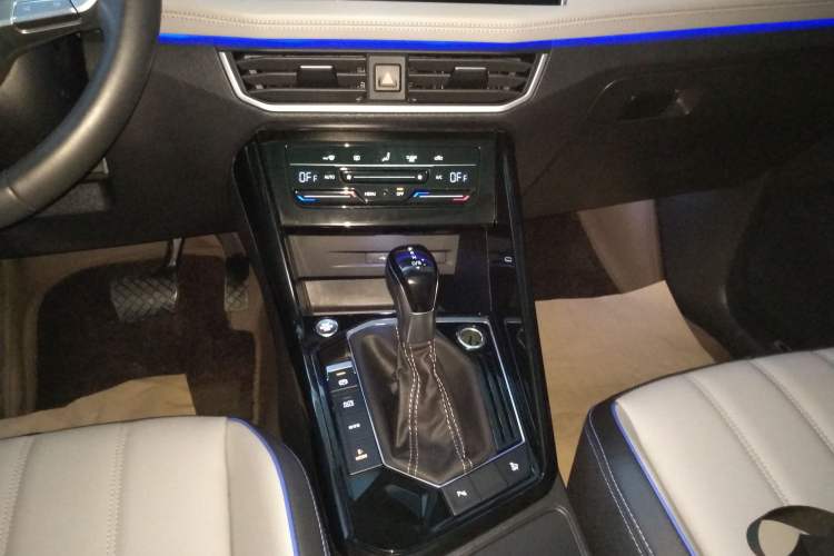 Used Volkswagen Tayron GTE Plug-in Hybrid 2023 280TSI Luxury Plus Advanced Edition Gear Lever