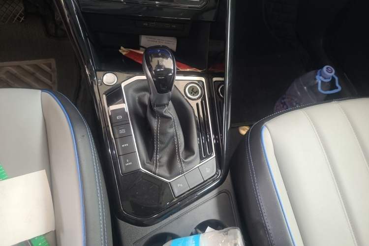 Used Volkswagen Tayron GTE Plug-in Hybrid 2023 280TSI Luxury Plus Advanced Edition Gear Lever
