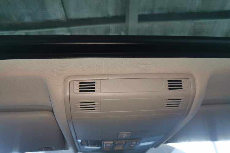 Used Volkswagen Tayron GTE Plug-in Hybrid 2023 280TSI Luxury Plus Advanced Edition Headliner
