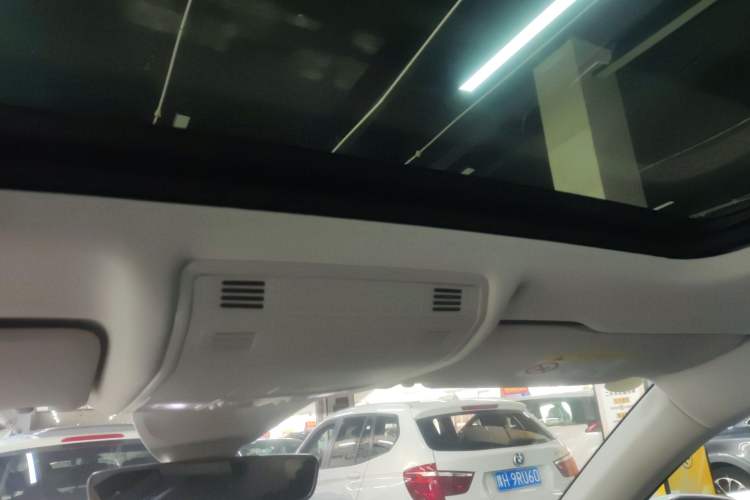 Used Volkswagen Tayron GTE Plug-in Hybrid 2023 280TSI Luxury Plus Advanced Edition Headliner