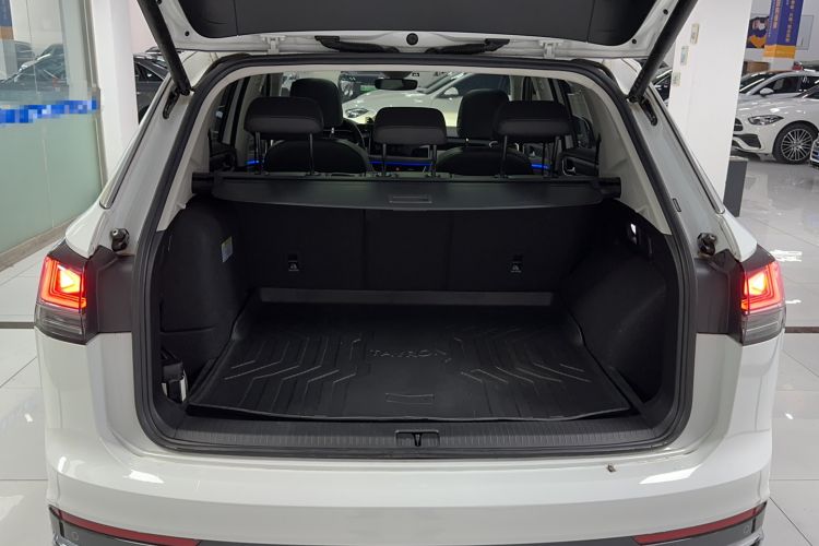 Used Volkswagen Tayron GTE Plug-in Hybrid 2023 280TSI Luxury Plus Advanced Edition Interior 13