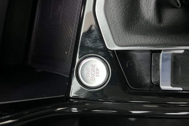 Used Volkswagen Tayron GTE Plug-in Hybrid 2023 280TSI Luxury Plus Advanced Edition Interior 13