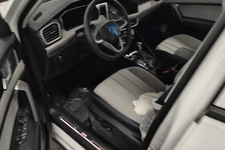 Used Volkswagen Tayron GTE Plug-in Hybrid 2023 280TSI Luxury Plus Advanced Edition Interior 2