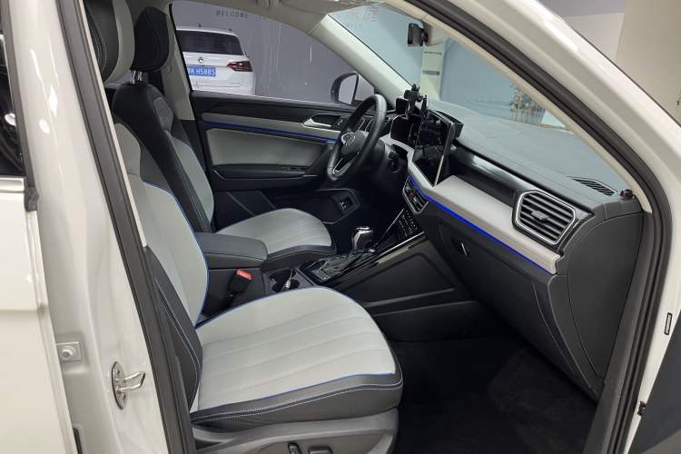Used Volkswagen Tayron GTE Plug-in Hybrid 2023 280TSI Luxury Plus Advanced Edition Interior 2