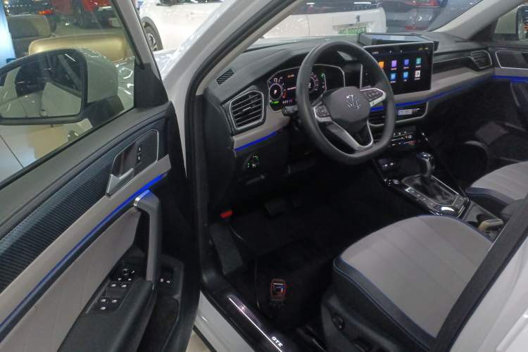 Used Volkswagen Tayron GTE Plug-in Hybrid 2023 280TSI Luxury Plus Advanced Edition Interior 3