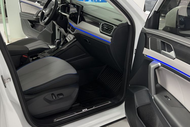 Used Volkswagen Tayron GTE Plug-in Hybrid 2023 280TSI Luxury Plus Advanced Edition Interior 5